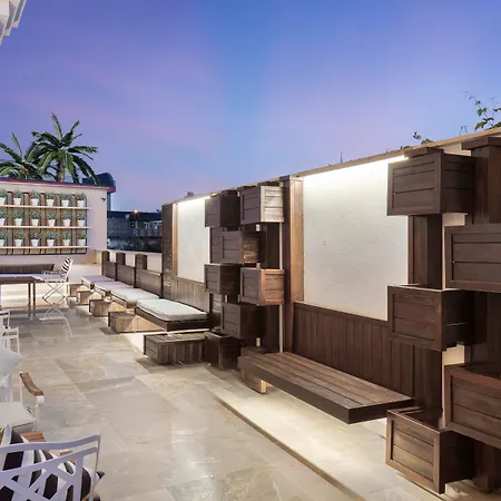 Blue Marlin Deluxe & 코나키