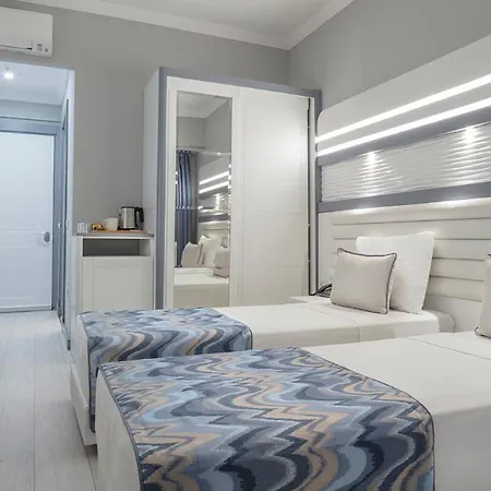 Blue Marlin Deluxe & Hotel Konaklı