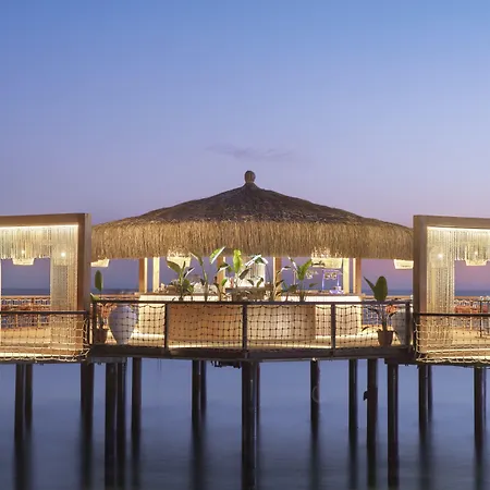 Blue Marlin Deluxe Spa&resort - Ultra Hotel Konaklı