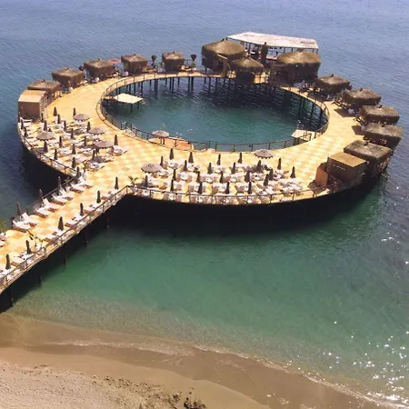 Blue Marlin Deluxe & Hotell
