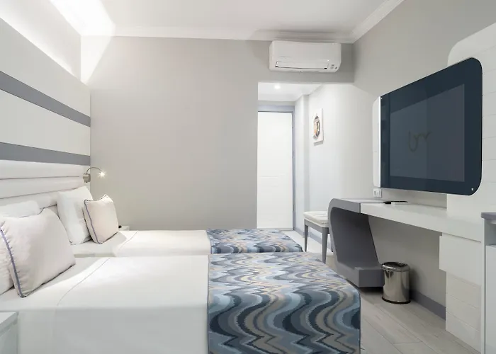 Hotel Blue Marlin Deluxe & Konaklı