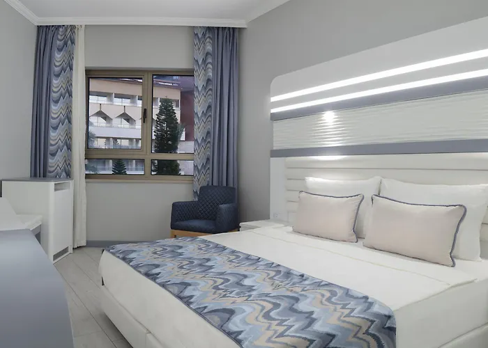 Blue Marlin Deluxe & Hotel 5*